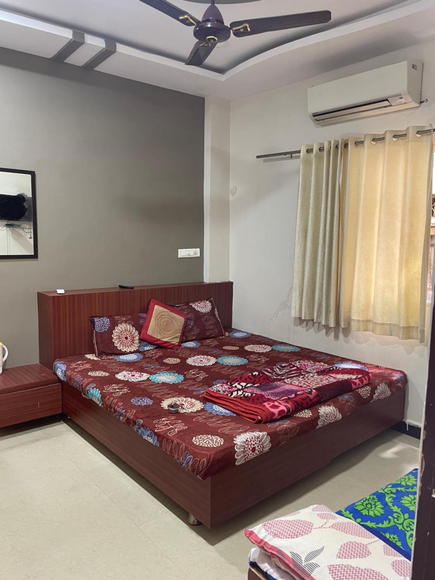 Satguru Guest House Ujjain Exterior foto