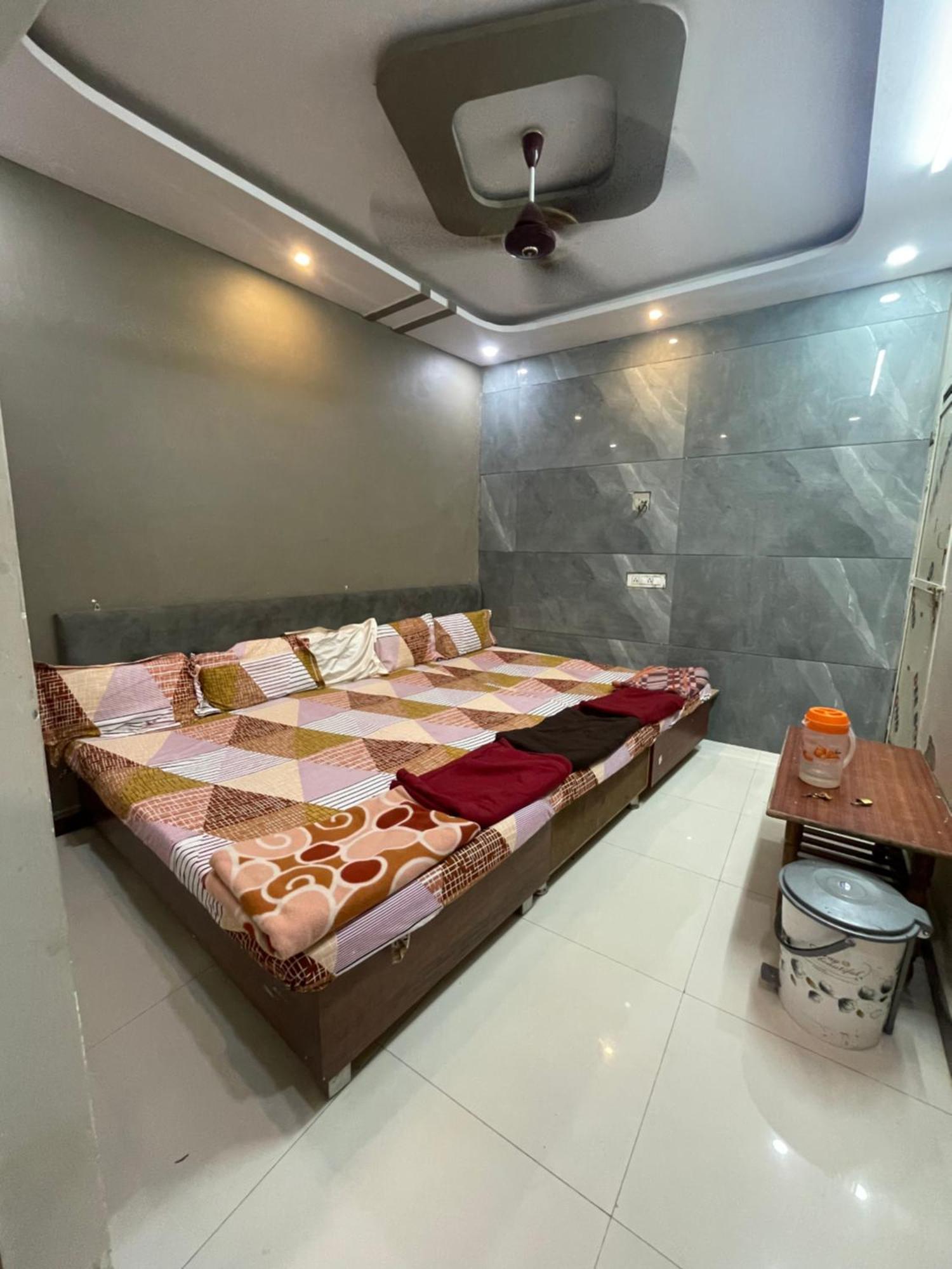 Satguru Guest House Ujjain Exterior foto